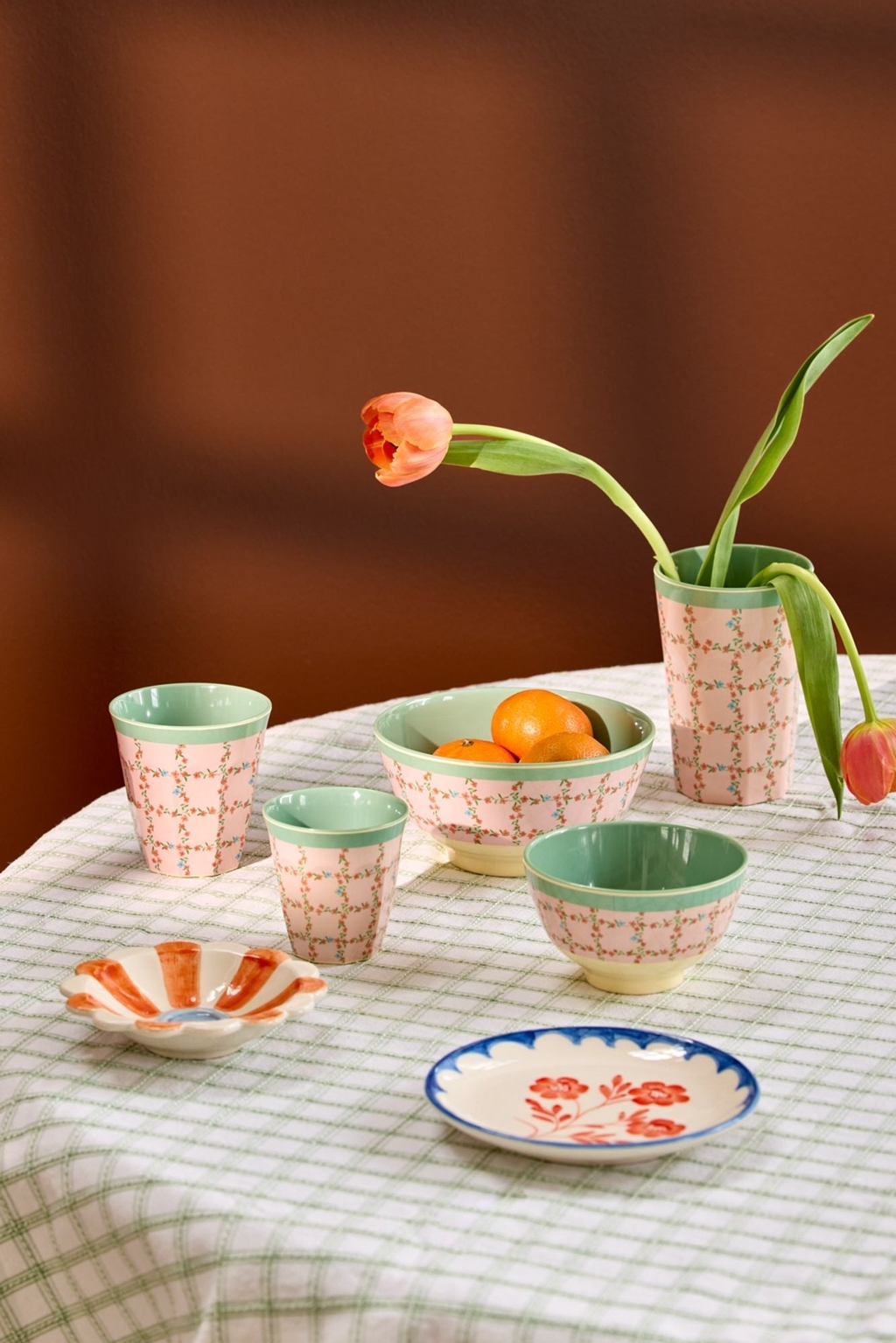 Becher - Hellrosa Blümchen print – Bild 2